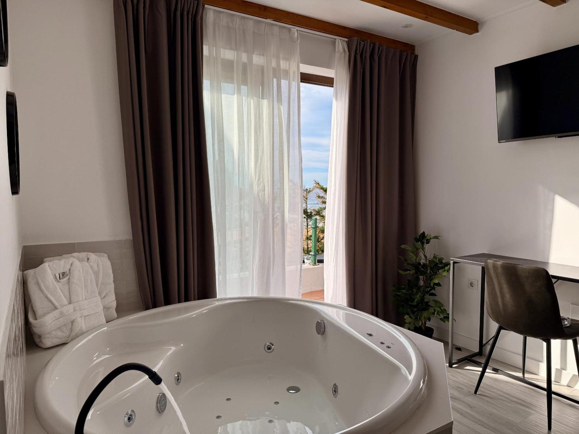 Hotel Sanmar Cóbreces Екстериор снимка